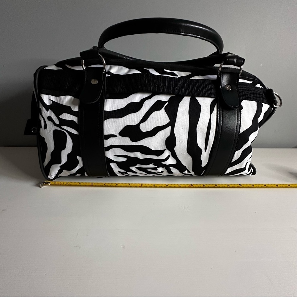 TRACKER Zebra Print Carry On / Overnight Bag - black & white GUC - Picture 8 of 13